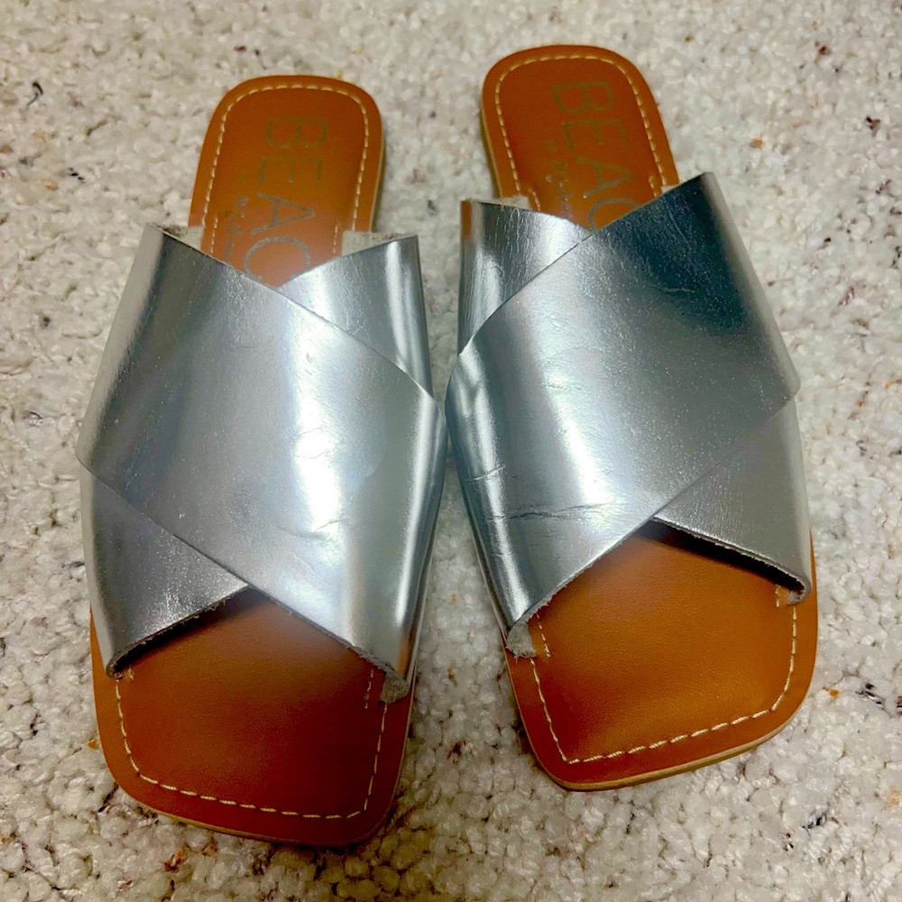 Silver beach sandals by Matisse